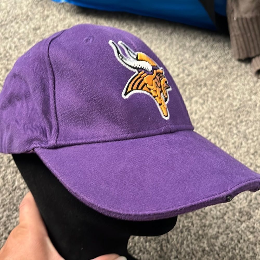 Minnesota Vikings - Lightwear - Purple Baseball Hat
